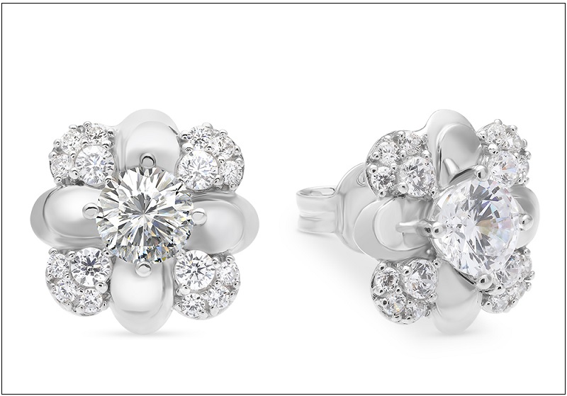 Mẫu b&ocirc;ng tai đ&iacute;nh đ&aacute; tinh tế